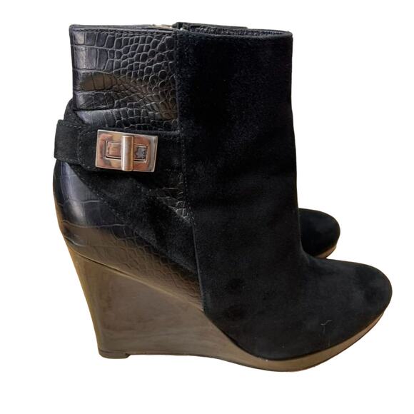 Cole Haan Bootie Womens 5.5 B Martina Wedge Ankle Black Suede Embossed Leather - Picture 2 of 13